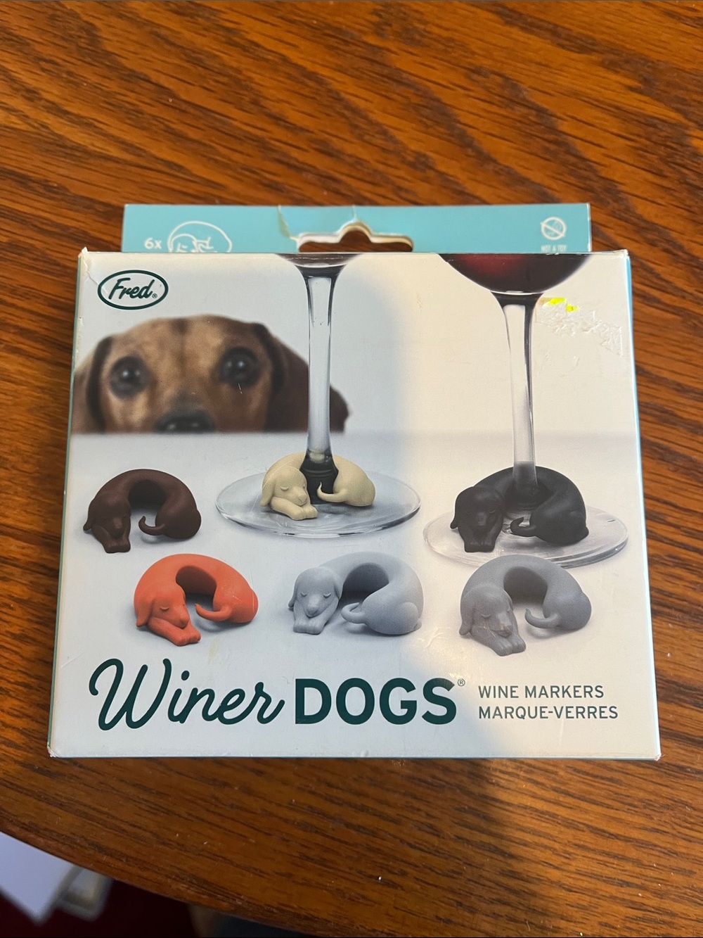 Fred Winer Dogs Wine Glass markets
